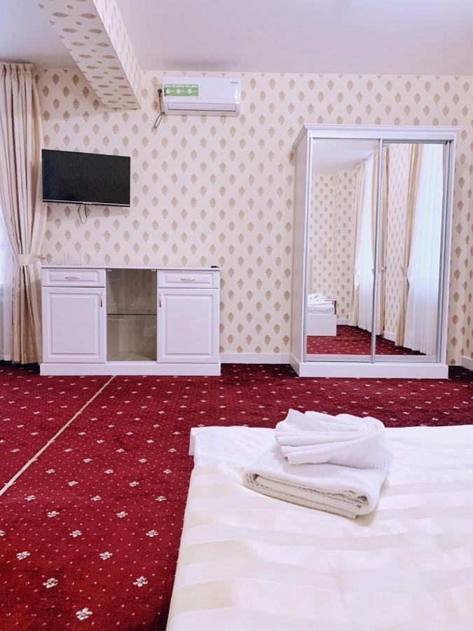 Sergeev Hotel Mykolaiv Eksteriør billede